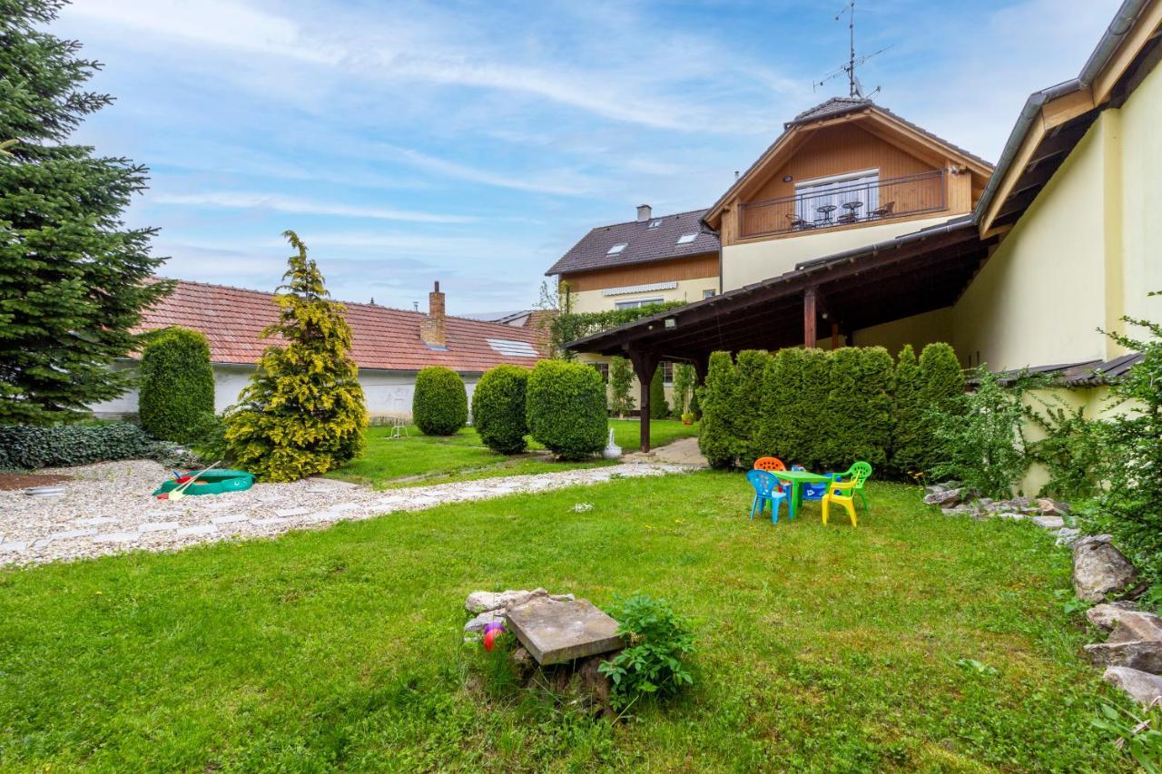 Apartmanovy Dum Vilémovice Esterno foto