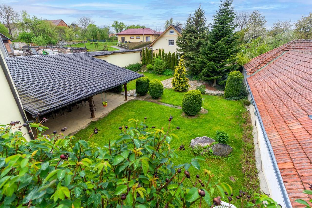 Apartmanovy Dum Vilémovice Esterno foto