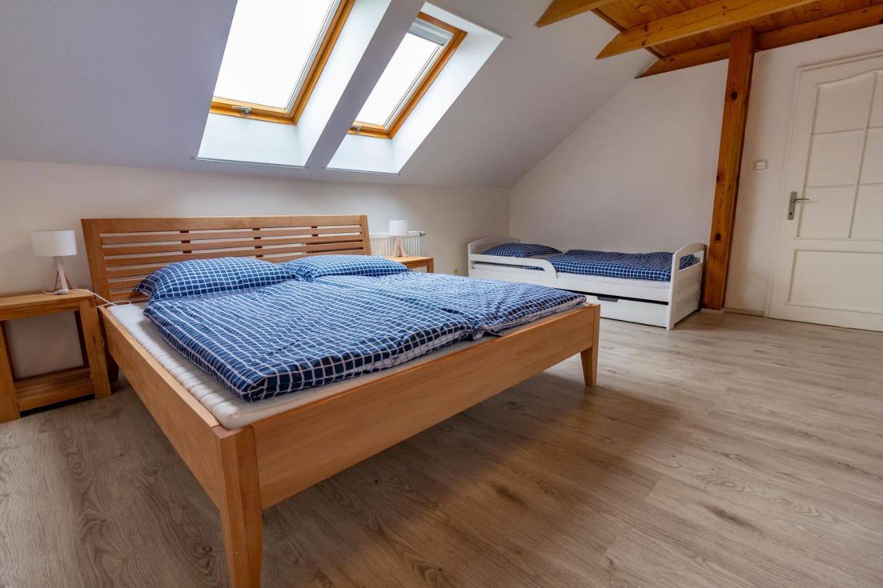Apartmanovy Dum Vilémovice Esterno foto